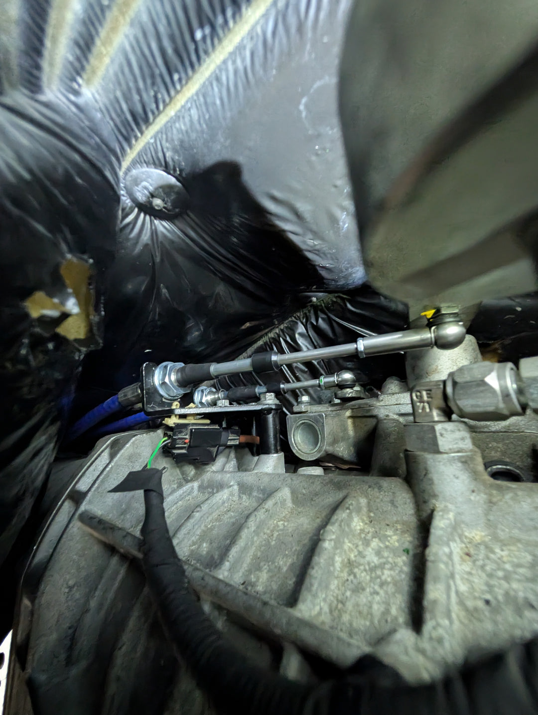 Vantage V8/V12 Uprated Gear Shift Cable Set