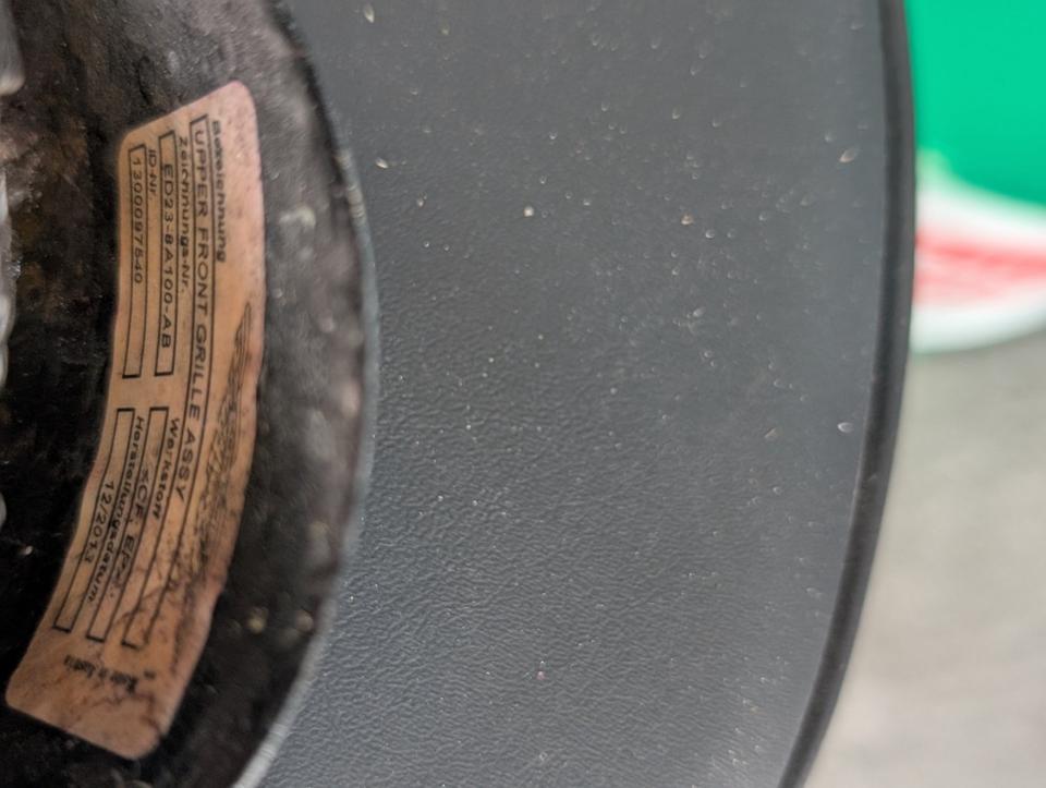 Aston Martin Vantage V8/V12 Carbon Grill ED23-8A100-AB - Used