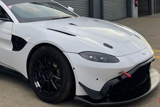 2018+ Aston Martin New Vantage Carbon Canards / Dive Planes GT4 (AM6/17A)