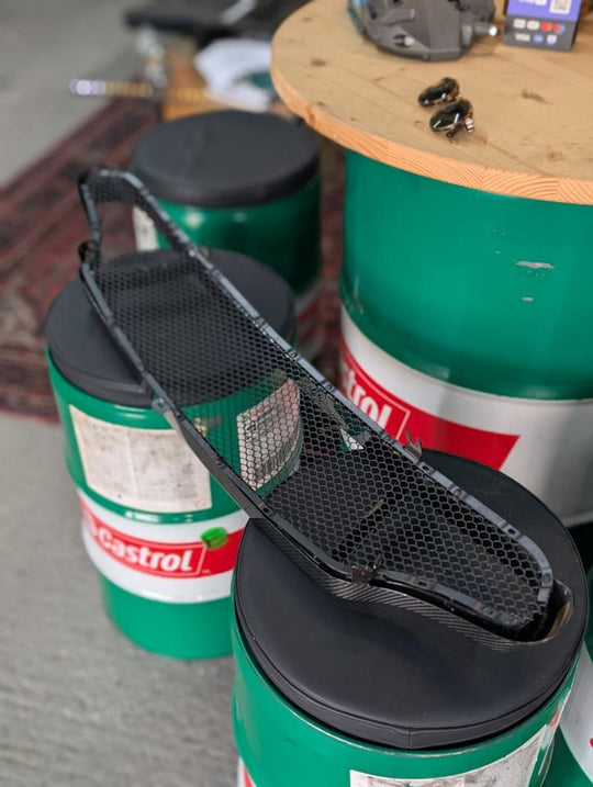 Aston Martin Vantage V8/V12 Carbon Grill ED23-8A100-AB - Used