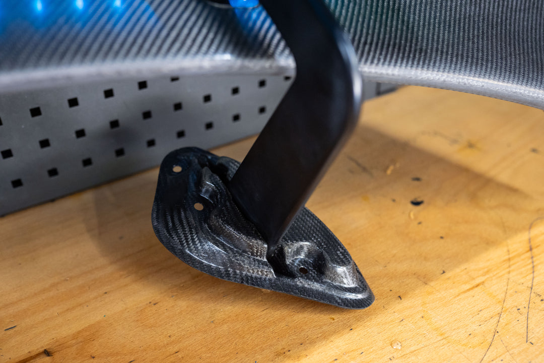 2018+ Aston Martin New Vantage GT4 Swan-Neck Rear Wing (AM6, 17A)