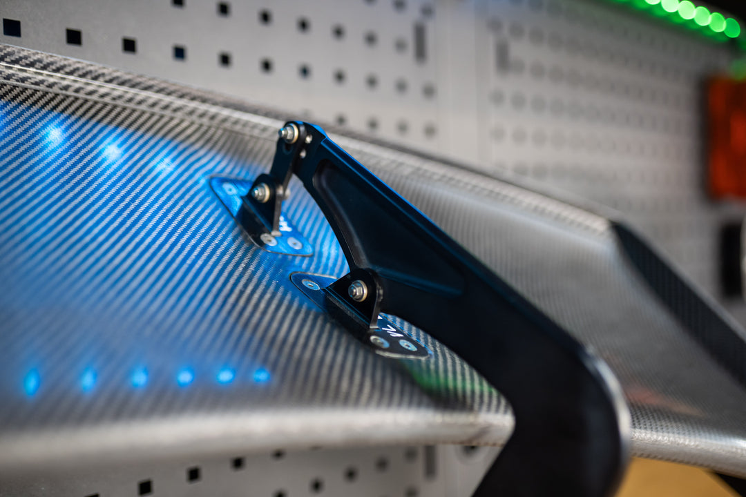 2018+ Aston Martin New Vantage GT4 Swan-Neck Rear Wing (AM6, 17A)