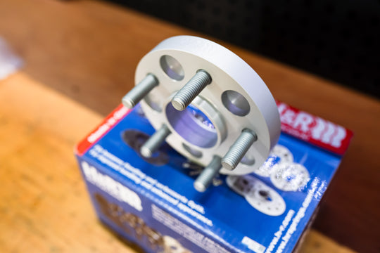 H&amp;R Spurverbreiterungen – Aston Martin V8 &amp; V12 Vantage