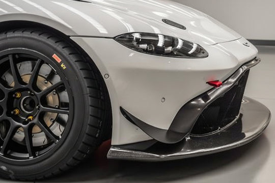 2018+ Aston Martin New Vantage Carbon Canards / Dive Planes GT4 (AM6/17A)