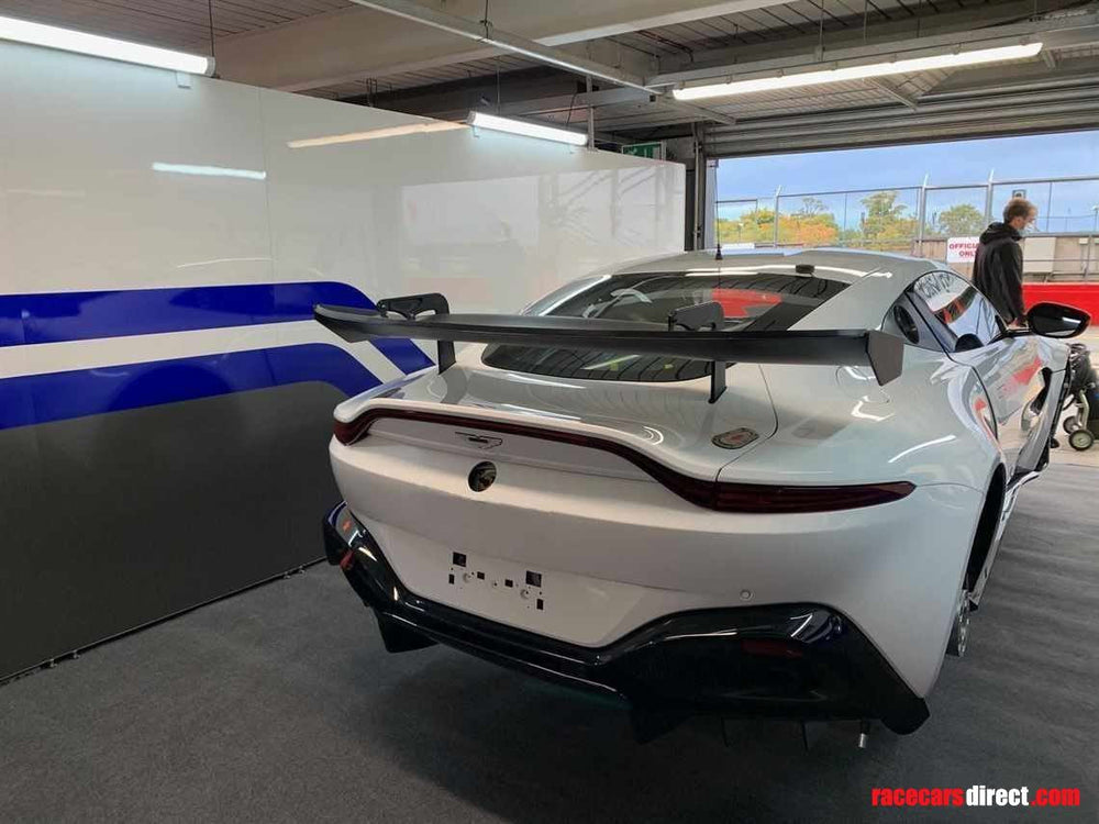 2018+ Aston Martin New Vantage GT4 Swan-Neck Rear Wing (AM6, 17A)